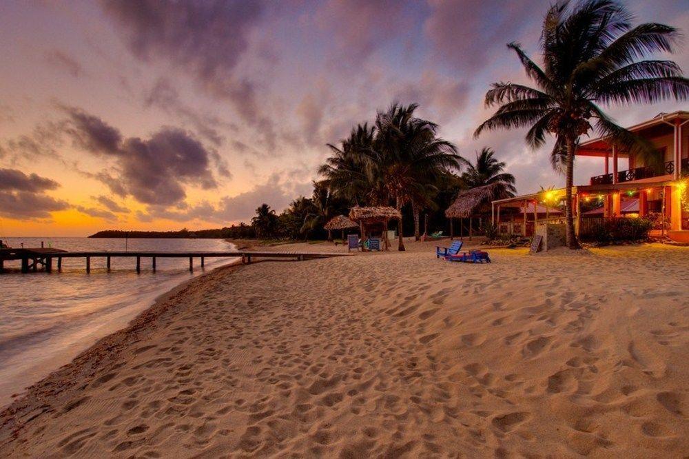 Beaches And Dreams Boutique Hotel Placencia Exterior photo