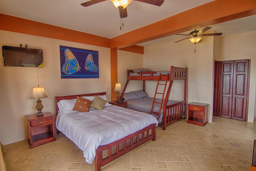 Beaches And Dreams Boutique Hotel Placencia Exterior photo