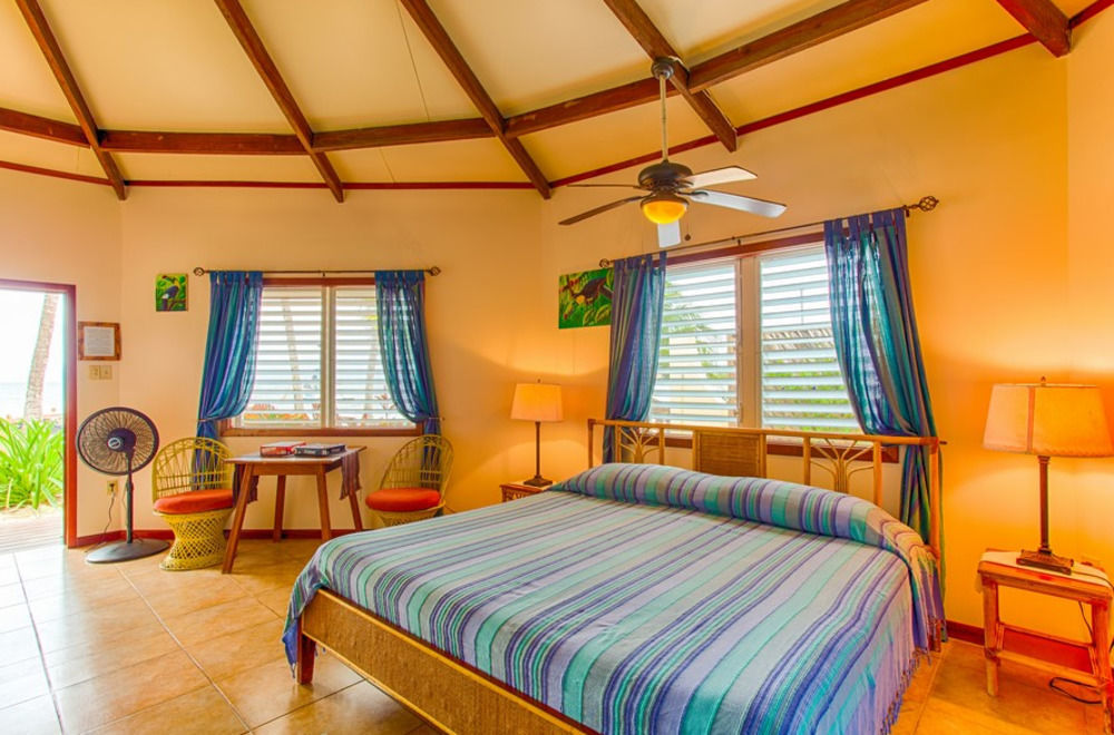 Beaches And Dreams Boutique Hotel Placencia Exterior photo